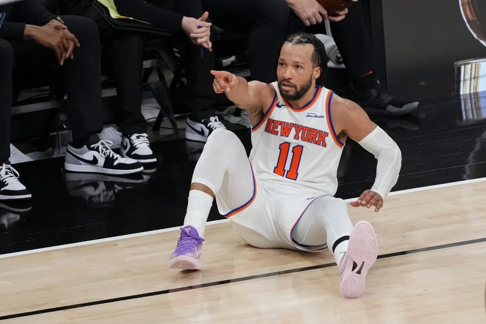 Jalen Brunson hace 30 puntos y los Knicks ganan el partido 1, 105-95, contra los Spurs.