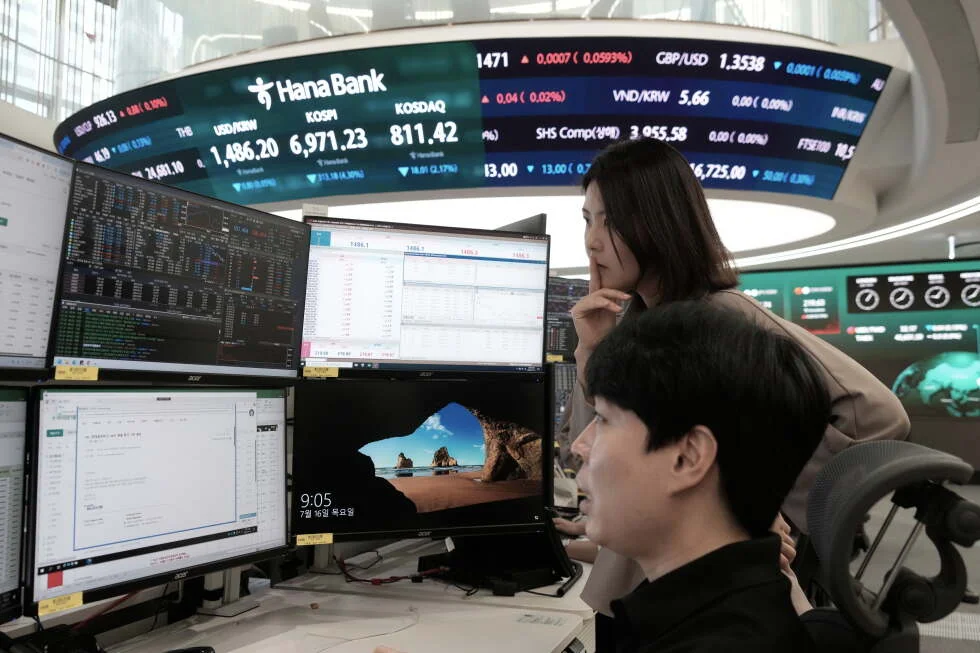 Las acciones asiáticas bajan. El Kospi de Corea del Sur cae un 6,6%. Los precios del petróleo también bajan.