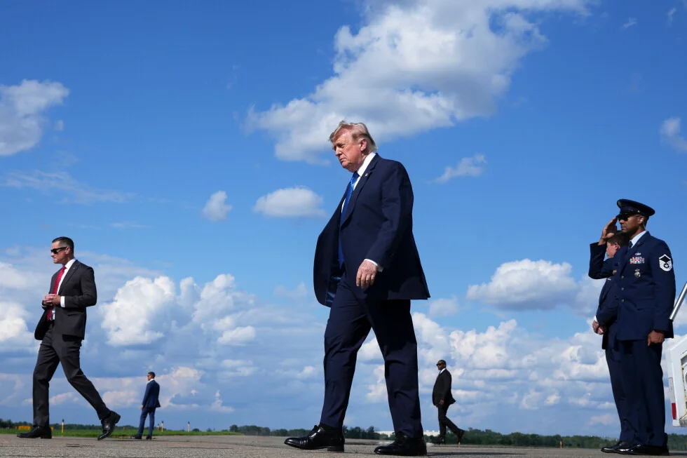 Zelenskyy le pide a Trump que le ayude a conseguir el permiso de Musk para usar Starlink en ataques contra Rusia.