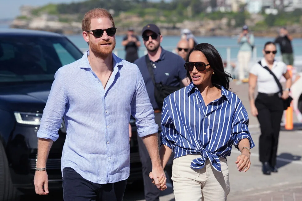 El príncipe Harry y Meghan vuelven al Reino Unido con sus hijos.