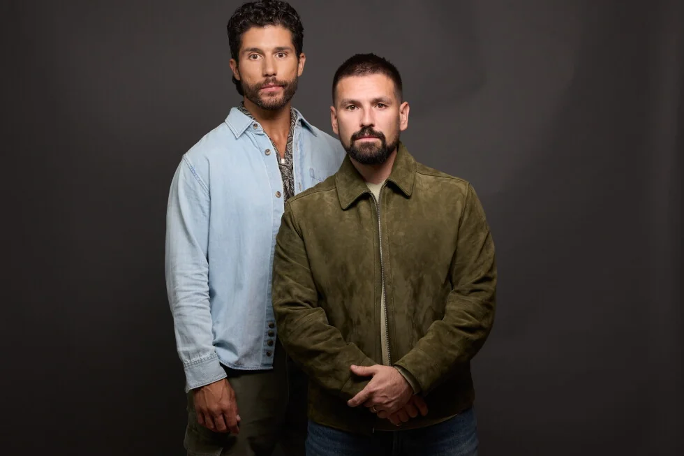 Dan + Shay vuelven con la canción 'Young' después de perder a un amigo y escribir 'Say So'.
