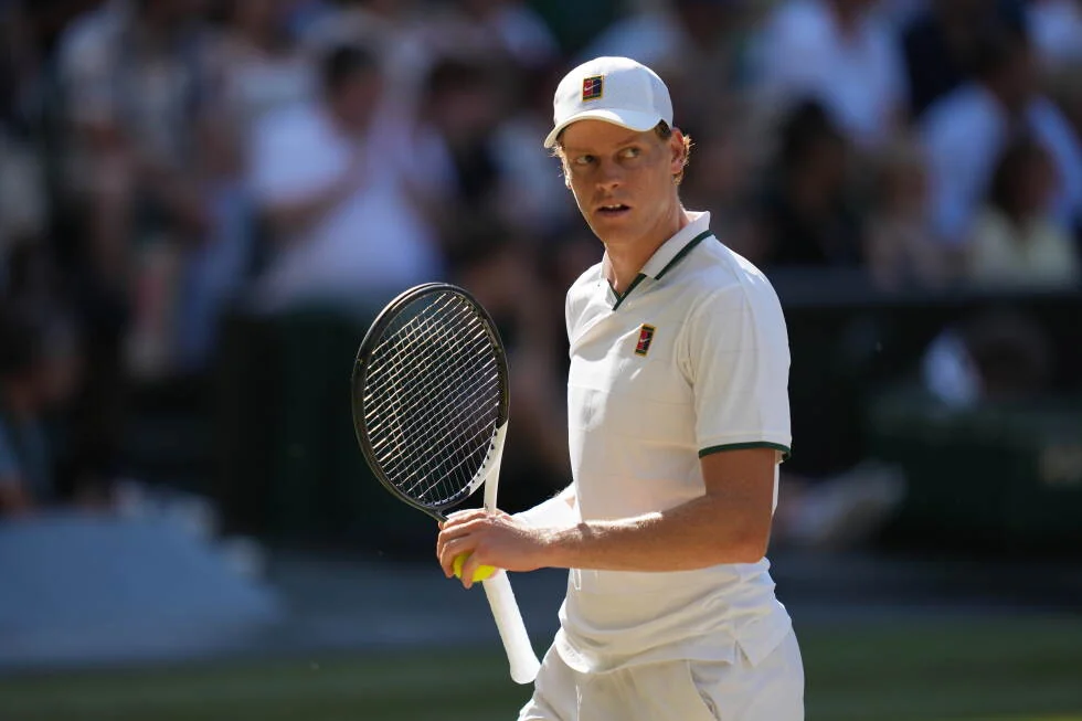 Jannik Sinner es el número uno. No jugará en el US Open. Su rodilla está lastimada.