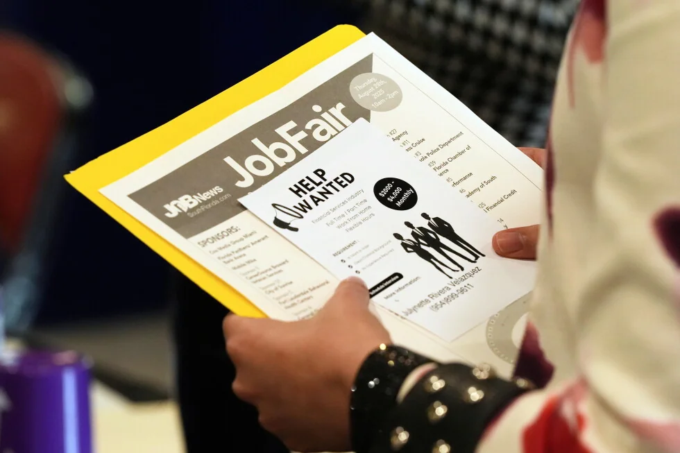 EE. UU. añade 162.000 empleos en agosto. Ahora, los precios son el gran problema otra vez.