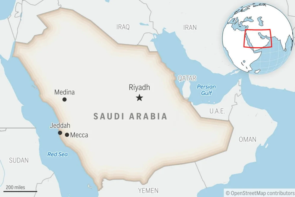 Los ataques de los hutíes contra Arabia Saudita causan incendios en lugares de petróleo y lastiman a 73 personas.