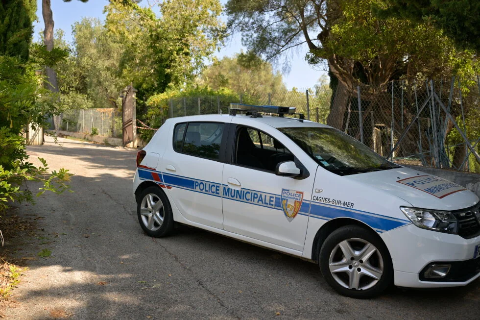 Ladrones roban 4 Renoirs de un museo francés. 2 de los cuadros todavía faltan.