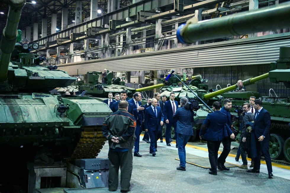 La economía de guerra de Rusia tiene grandes problemas de dinero