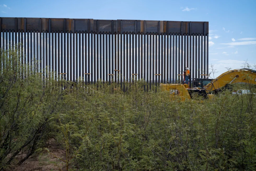 Trump construye un muro fronterizo en Texas