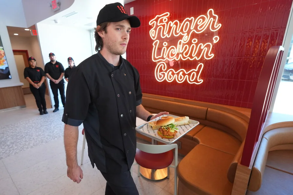 KFC abre un restaurante en Texas para probar nuevas ideas de pollo.