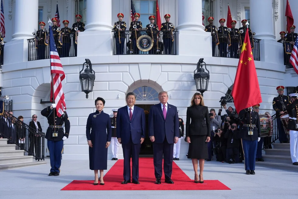Trump tiene una cena para Xi. Ellos comerán lubina. Muchos líderes tecnológicos vendrán.