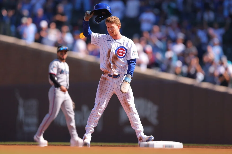 Cubs gana, va a playoffs otra vez, vence a Marlins 2-1