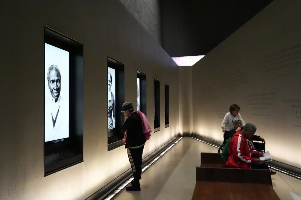 El museo negro del Smithsonian tiene 10 años. Es fuerte a pesar de Trump.