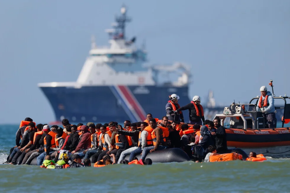 El Reino Unido y Francia detienen un plan para parar botes pequeños.