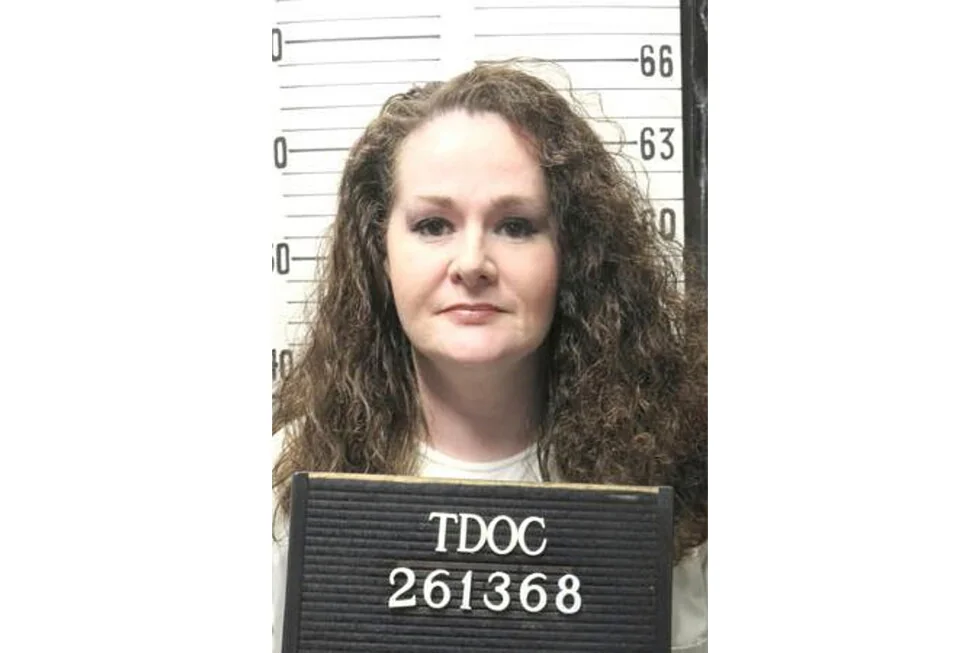 Un tribunal detiene la ejecución de Christa Gail Pike por un asesinato en Tennessee que ella hizo a los 18 años.