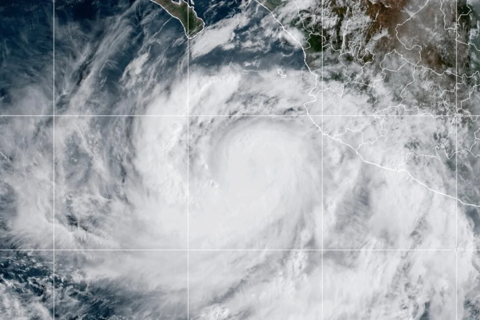 El huracán Rachel está en el océano Pacífico. No tocará tierra.