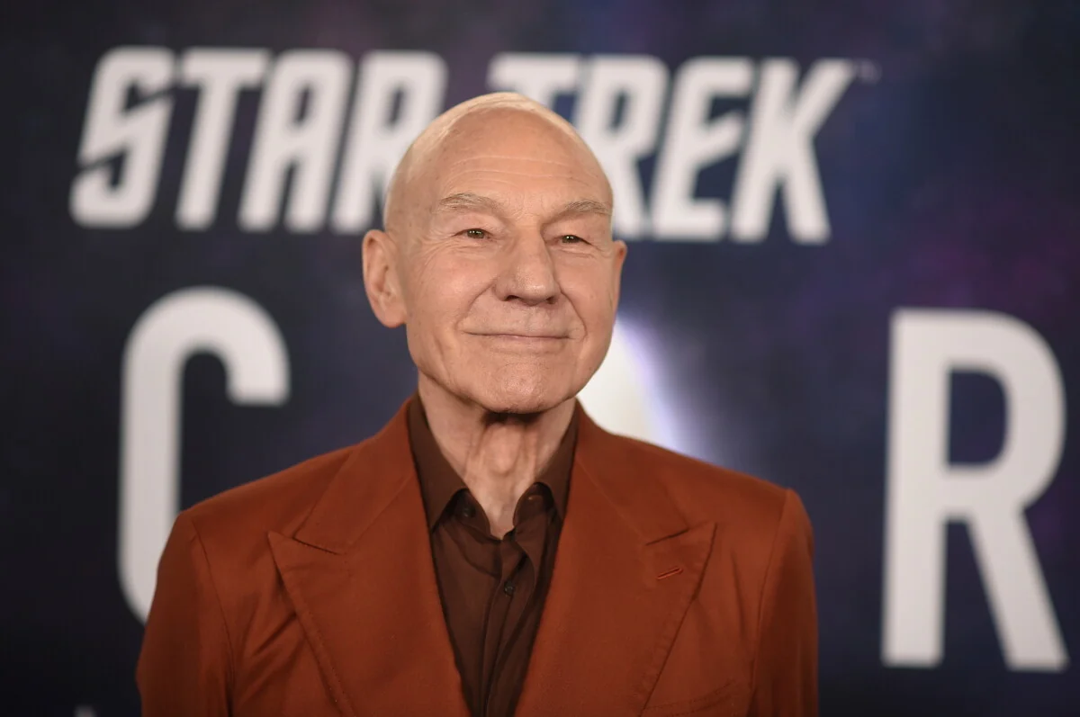 Hugh Jackman, William Shatner y George Takei le dan las gracias a Patrick Stewart